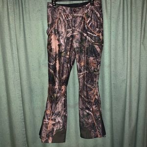Size Medium mid weight hunting pants